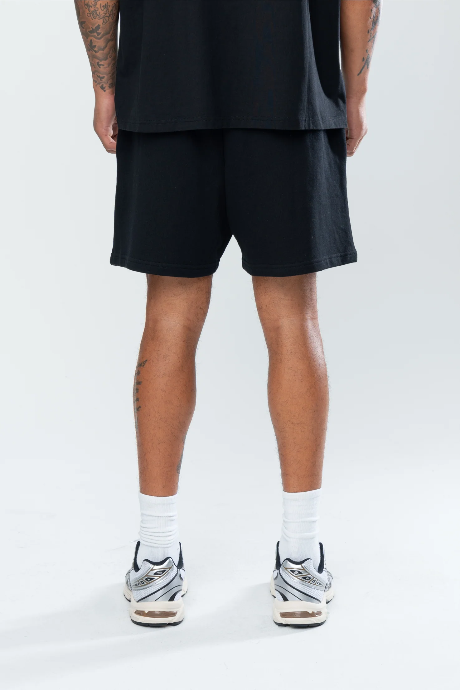 BASICS SHORTS - BLACK - Image 4