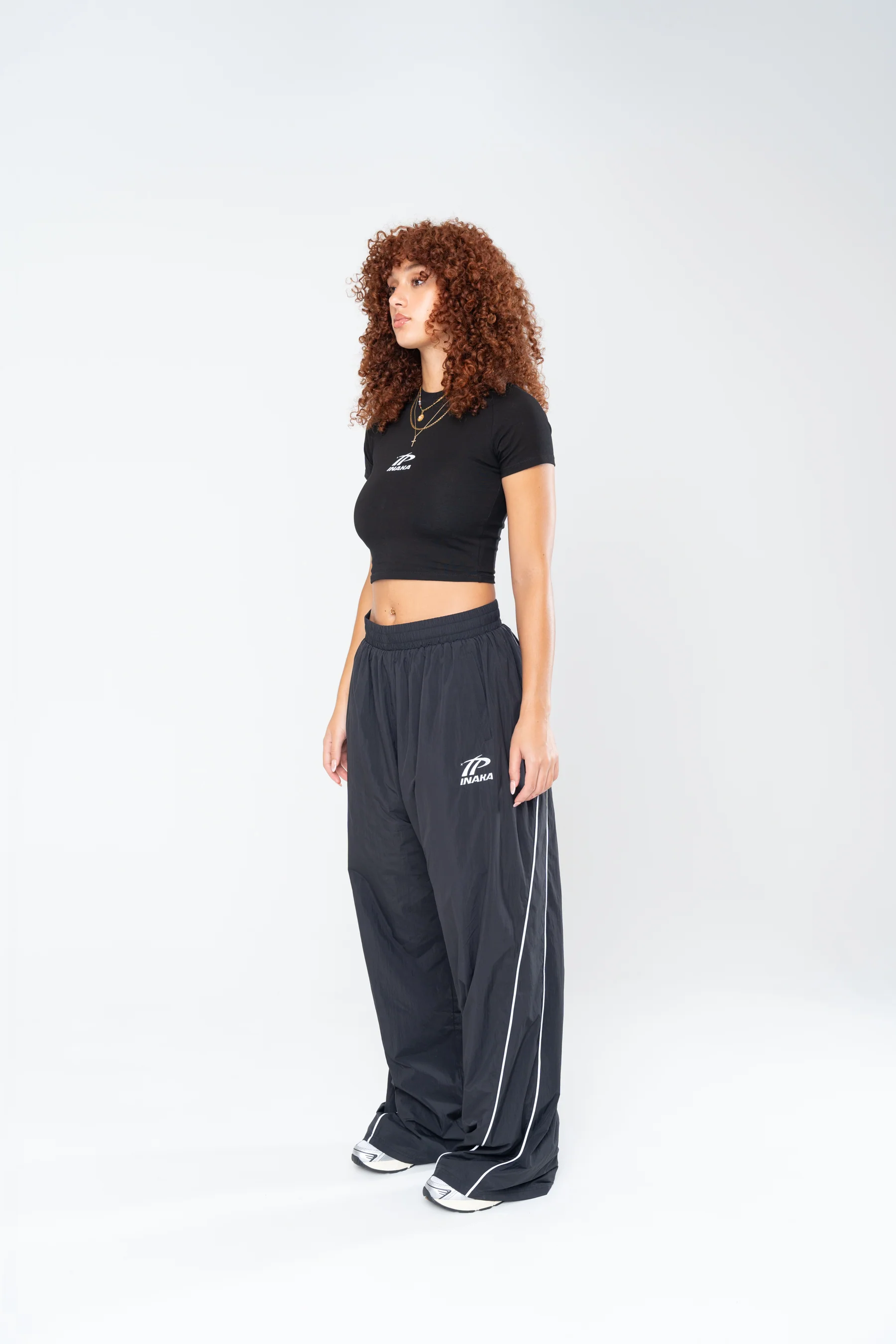 SPORTSWEAR BABY TEE - BLACK - Image 3