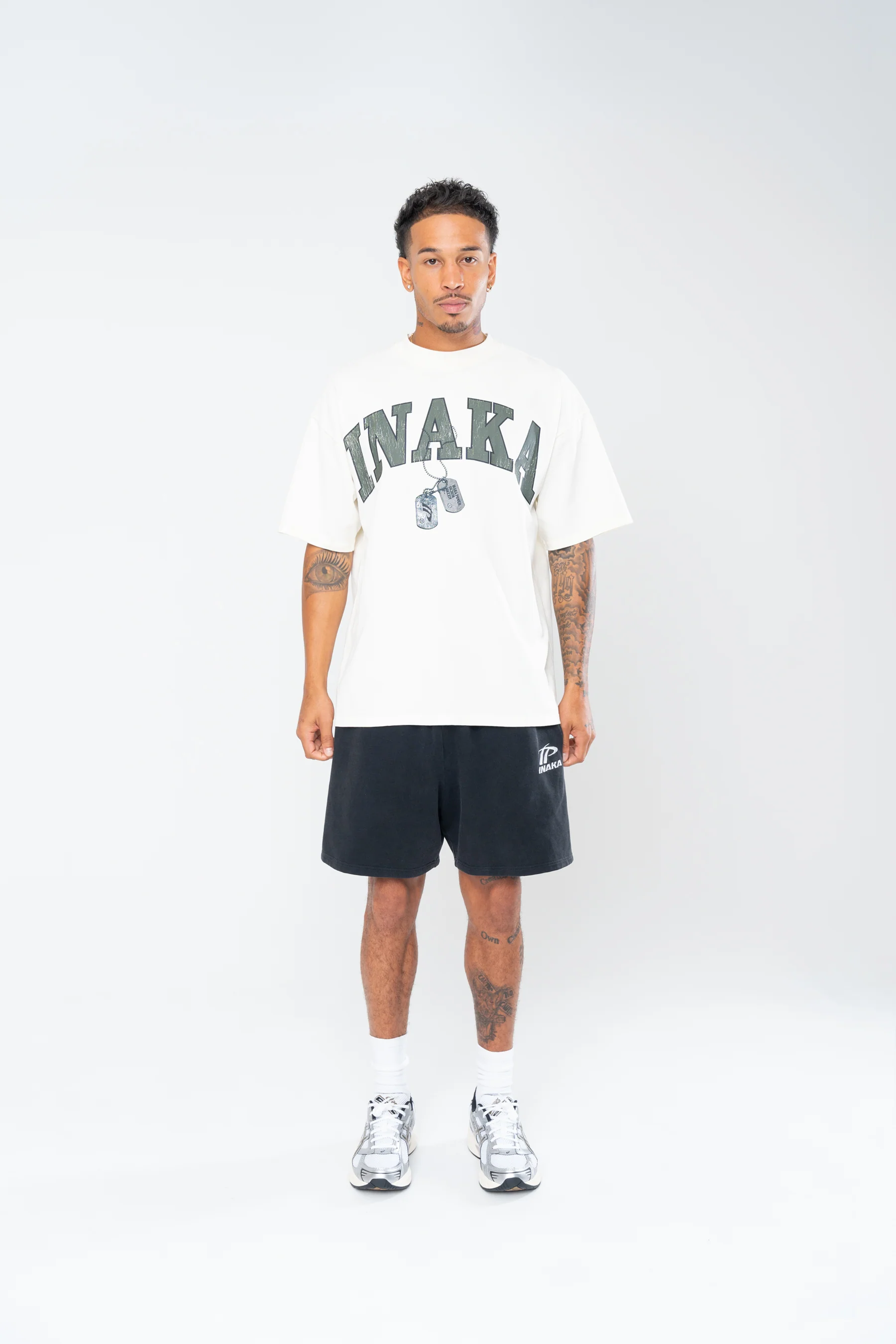 SPORTSWEAR SWEAT SHORTS - BLACK - Image 3
